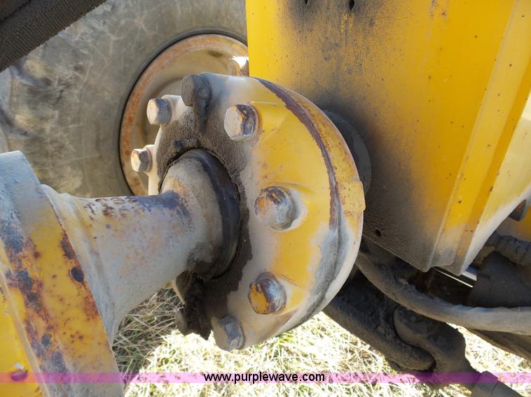 image for item L3694 1992 John Deere 770BH motor grader