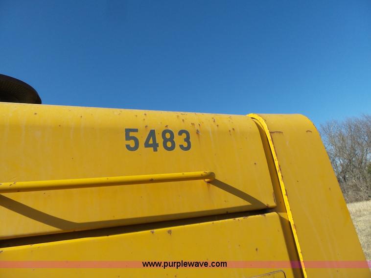 image for item L3694 1992 John Deere 770BH motor grader