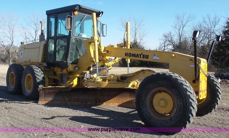 image for item L3695 2003 Komatsu GD650A motor grader