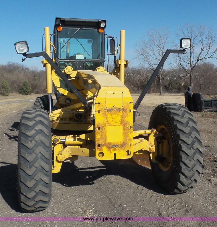 image for item L3695 2003 Komatsu GD650A motor grader