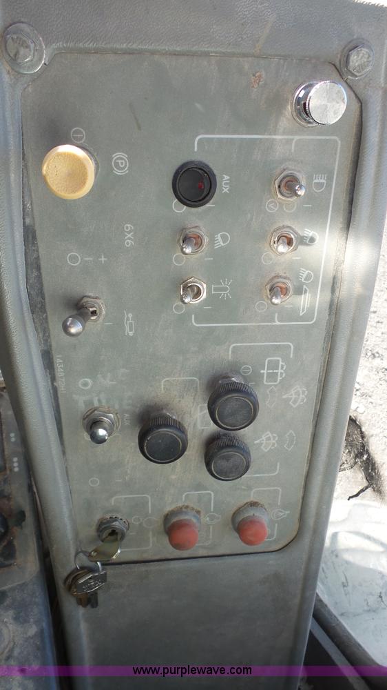 image for item L3695 2003 Komatsu GD650A motor grader