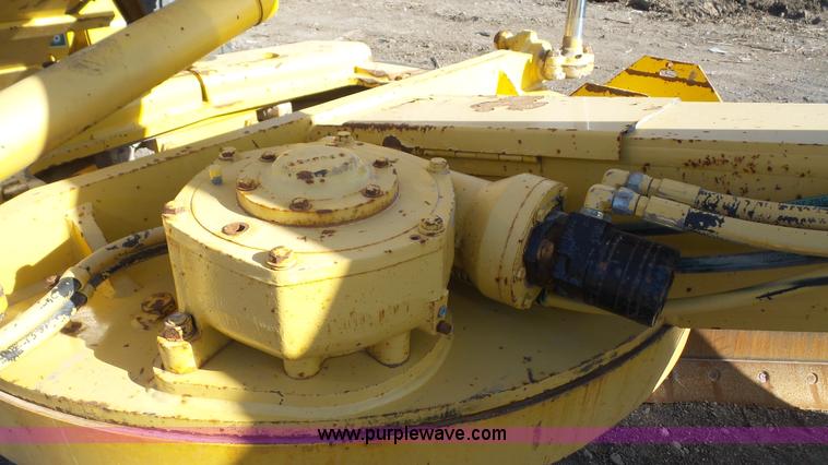 image for item L3695 2003 Komatsu GD650A motor grader