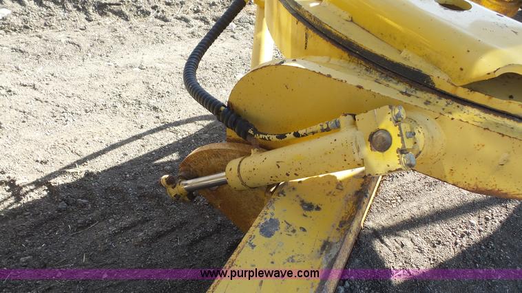 image for item L3695 2003 Komatsu GD650A motor grader