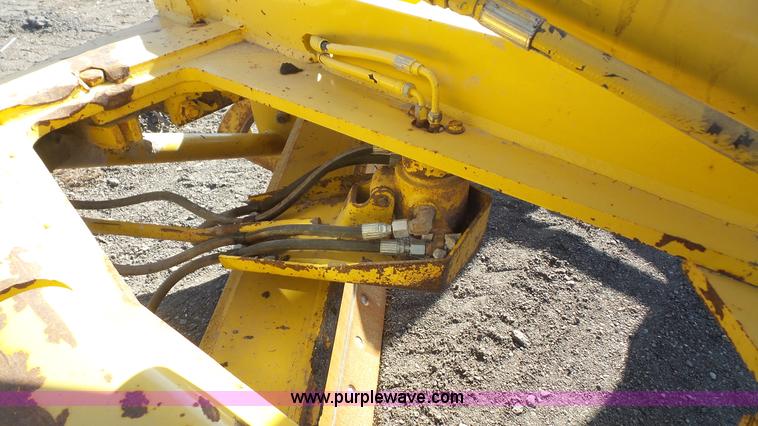 image for item L3695 2003 Komatsu GD650A motor grader