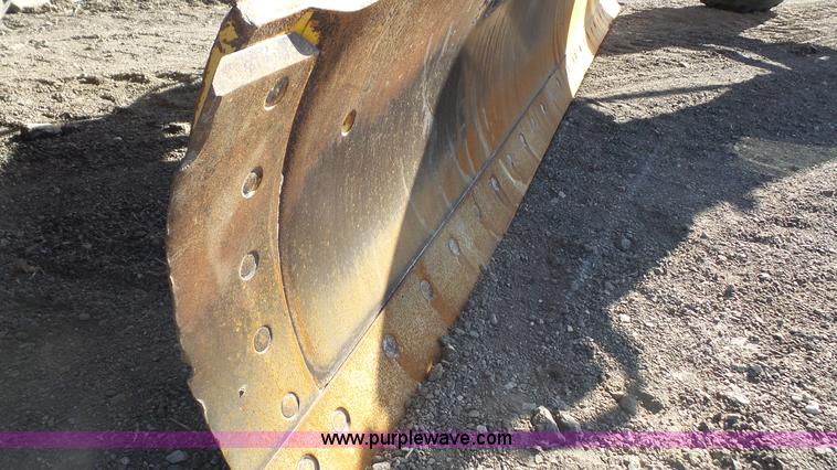 image for item L3695 2003 Komatsu GD650A motor grader