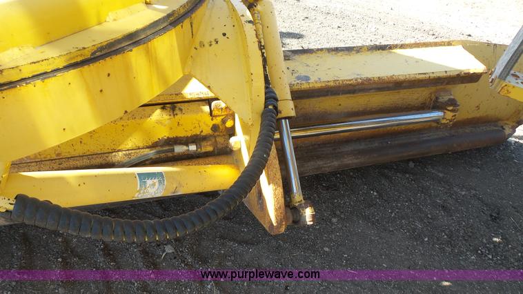 image for item L3695 2003 Komatsu GD650A motor grader