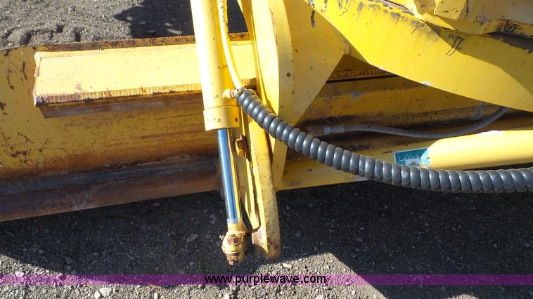 image for item L3695 2003 Komatsu GD650A motor grader