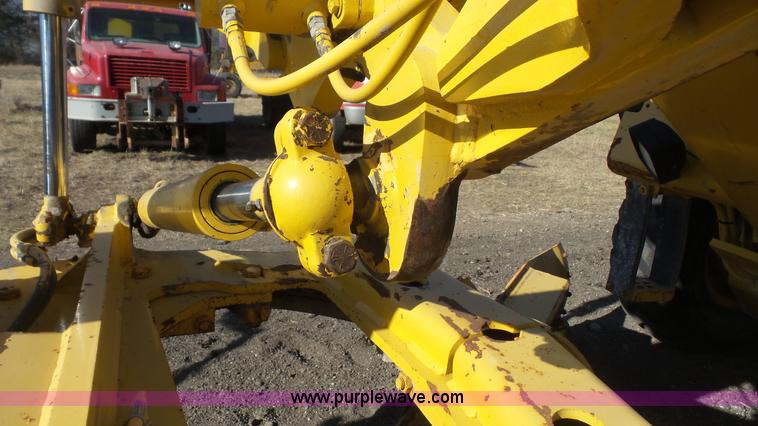 image for item L3695 2003 Komatsu GD650A motor grader