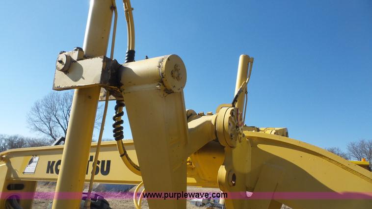 image for item L3695 2003 Komatsu GD650A motor grader