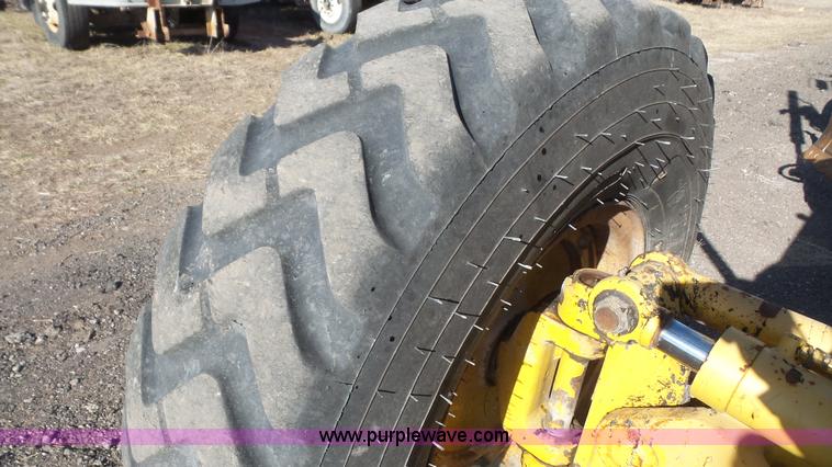 image for item L3695 2003 Komatsu GD650A motor grader