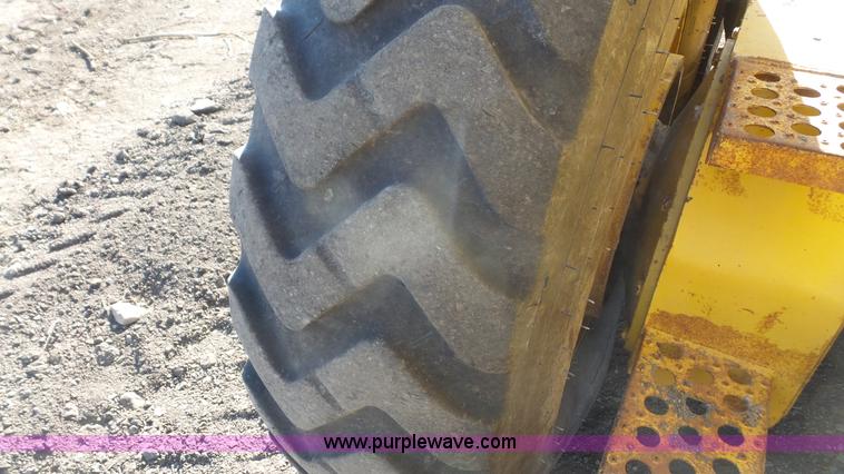 image for item L3695 2003 Komatsu GD650A motor grader