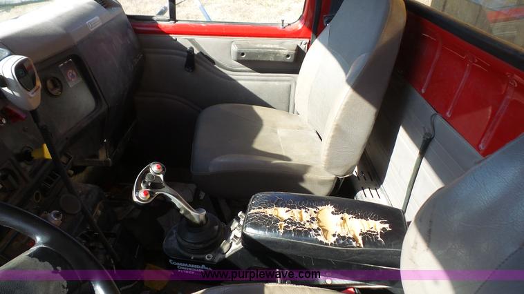 image for item L3696 2002 International F4900 dump truck