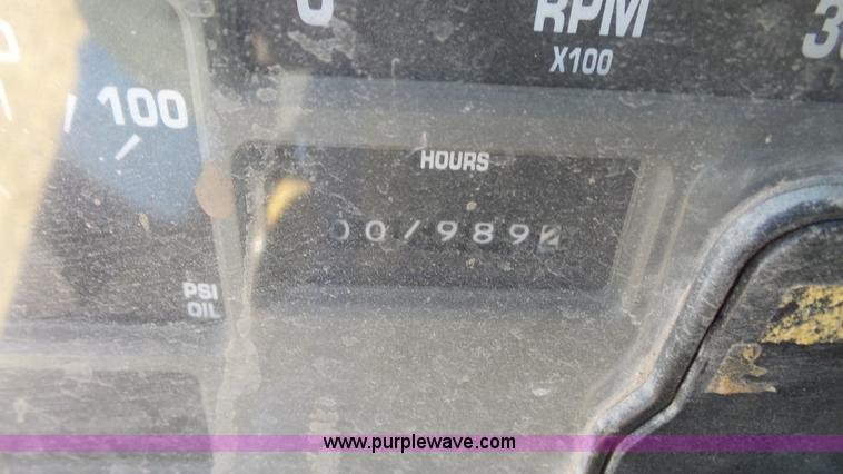 image for item L3696 2002 International F4900 dump truck