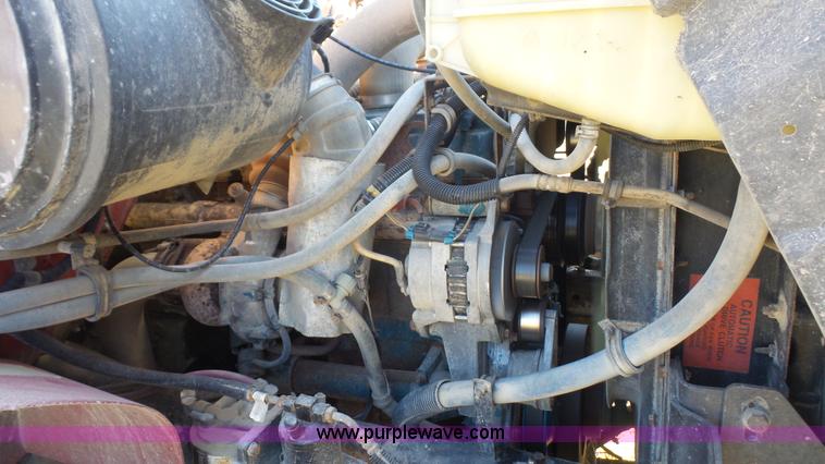 image for item L3696 2002 International F4900 dump truck