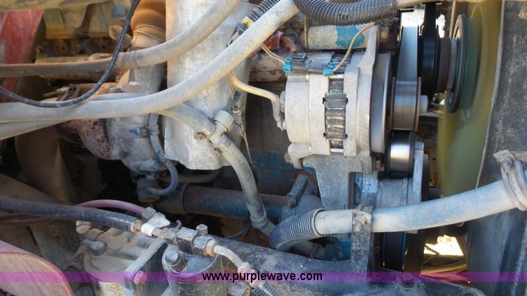 image for item L3696 2002 International F4900 dump truck