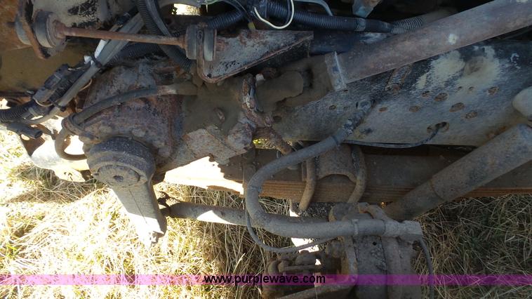 image for item L3696 2002 International F4900 dump truck