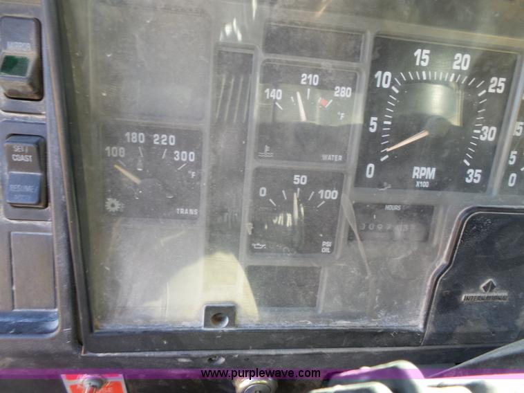 image for item L3697 2000 International F4900 dump truck