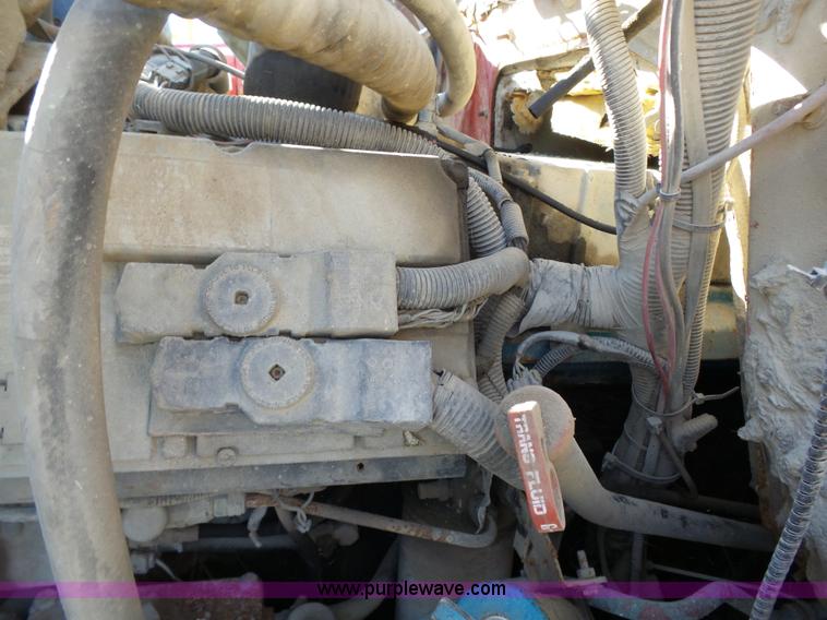 image for item L3697 2000 International F4900 dump truck