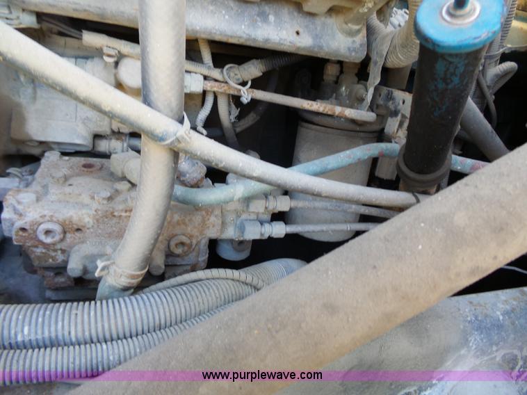 image for item L3697 2000 International F4900 dump truck