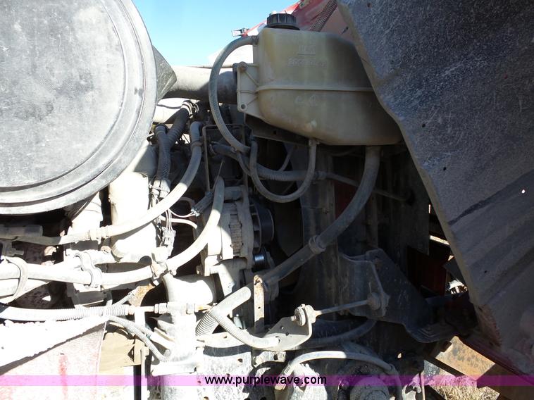 image for item L3697 2000 International F4900 dump truck