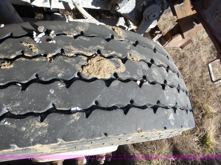 image for item L3697 2000 International F4900 dump truck