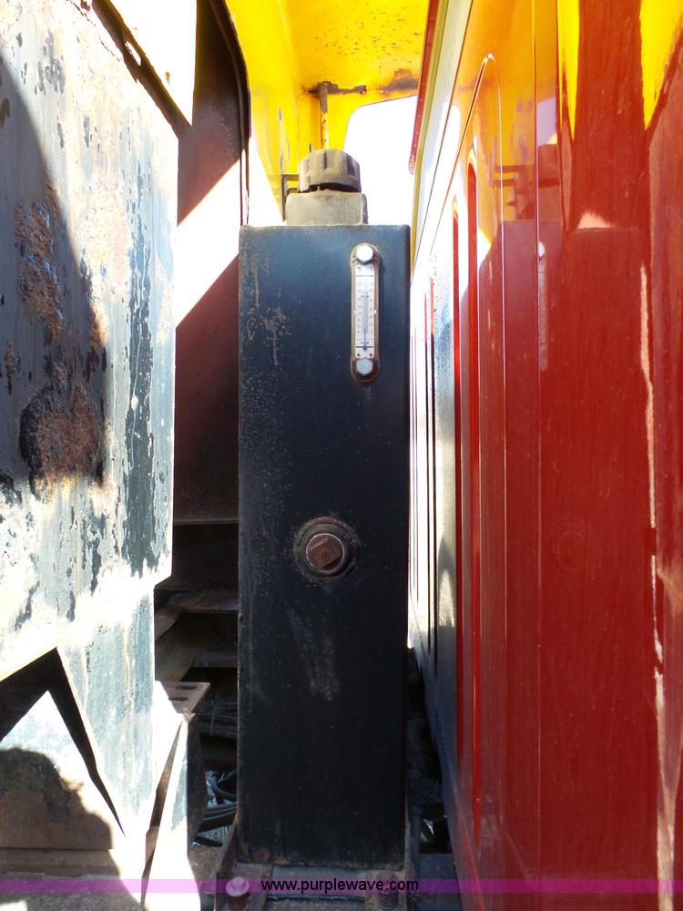 image for item L3697 2000 International F4900 dump truck