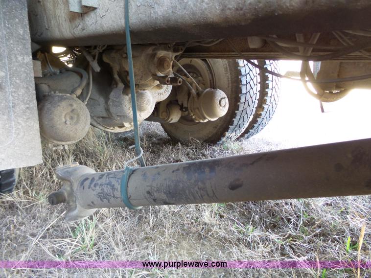 image for item L3697 2000 International F4900 dump truck