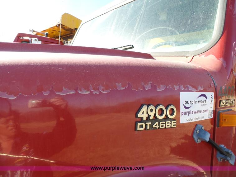 image for item L3697 2000 International F4900 dump truck