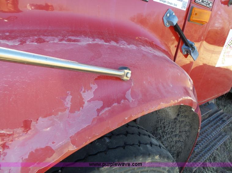 image for item L3697 2000 International F4900 dump truck