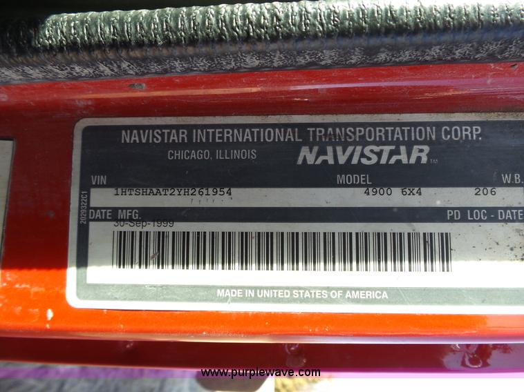 image for item L3697 2000 International F4900 dump truck