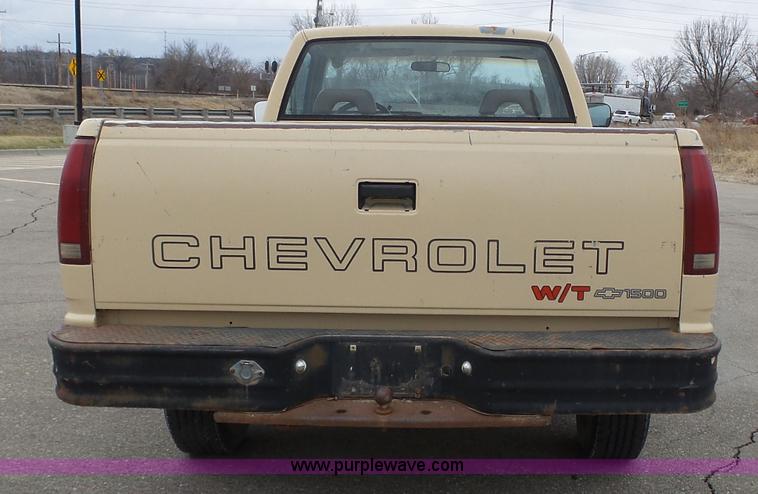 image for item L3704 1992 Chevrolet Cheyenne 1500 pickup truck