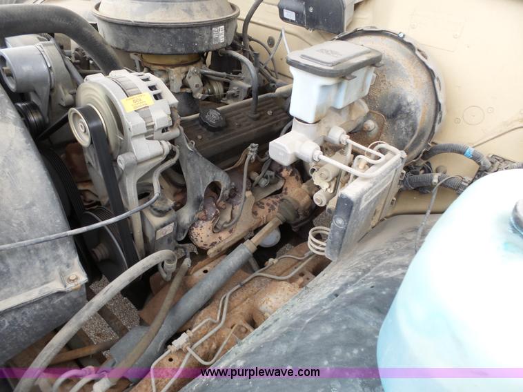 image for item L3704 1992 Chevrolet Cheyenne 1500 pickup truck