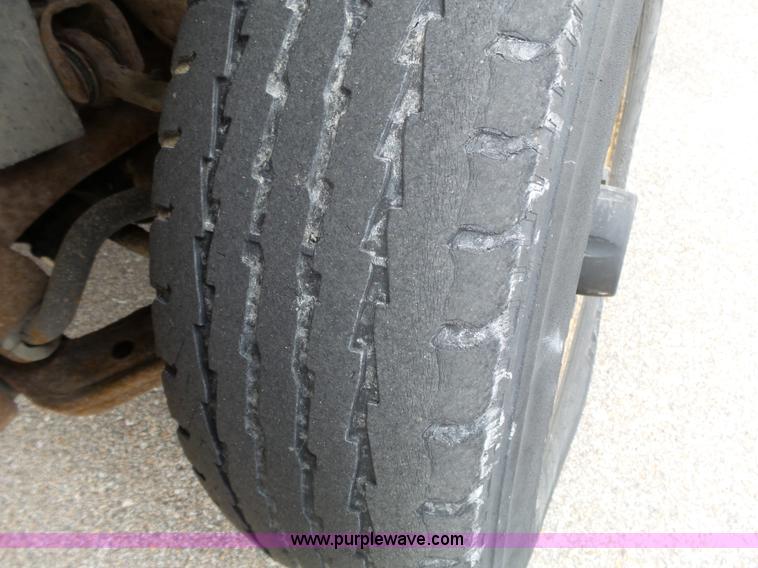 image for item L3704 1992 Chevrolet Cheyenne 1500 pickup truck