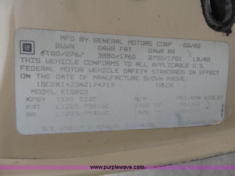 image for item L3704 1992 Chevrolet Cheyenne 1500 pickup truck