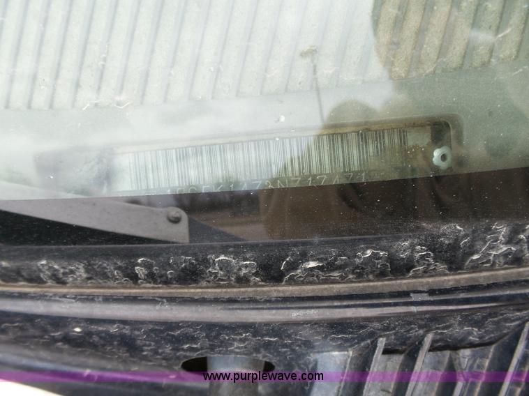 image for item L3704 1992 Chevrolet Cheyenne 1500 pickup truck