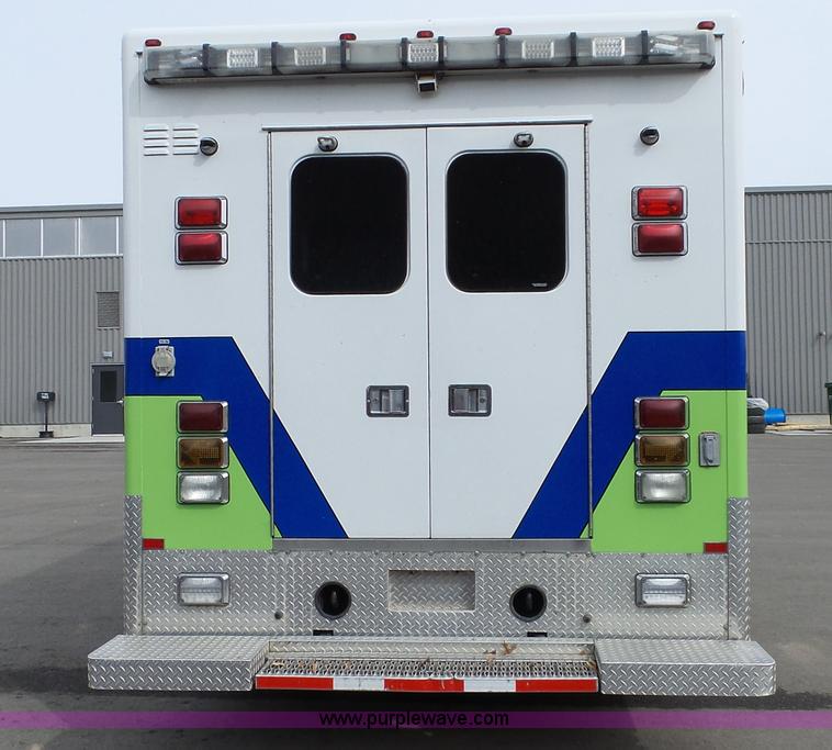 image for item L3721 2006 Freightliner Business Class M2 ambulance