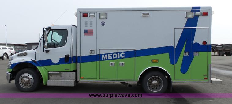 image for item L3721 2006 Freightliner Business Class M2 ambulance
