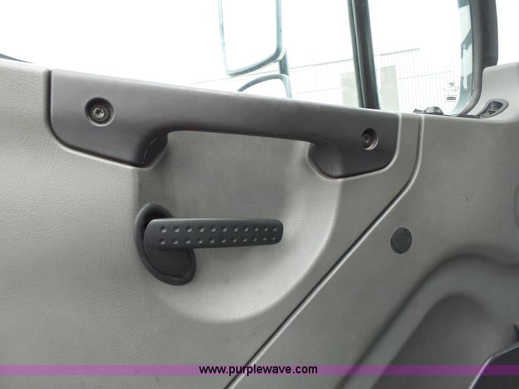 image for item L3721 2006 Freightliner Business Class M2 ambulance