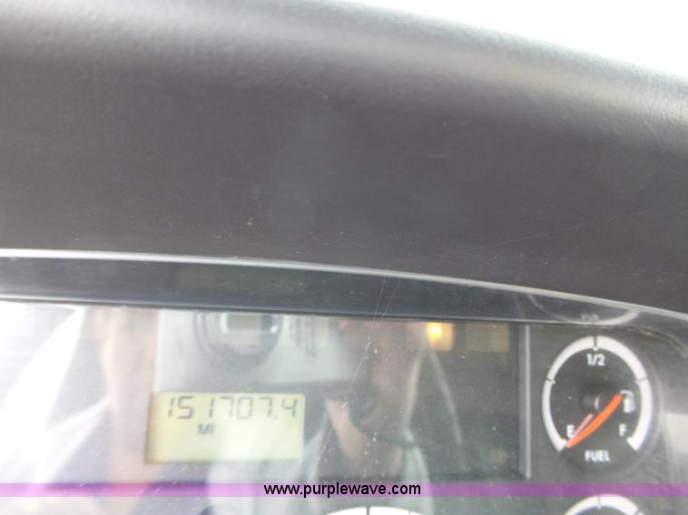 image for item L3721 2006 Freightliner Business Class M2 ambulance