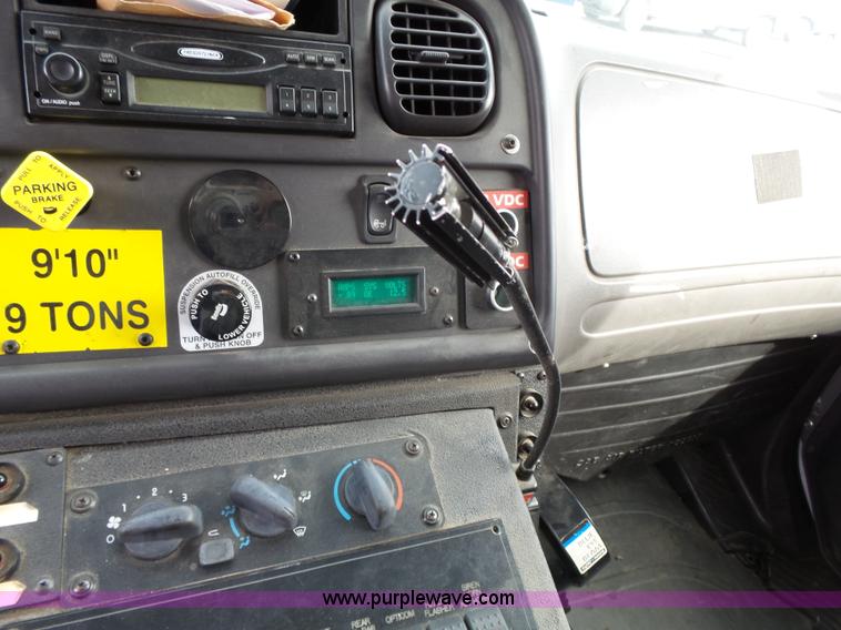 image for item L3721 2006 Freightliner Business Class M2 ambulance