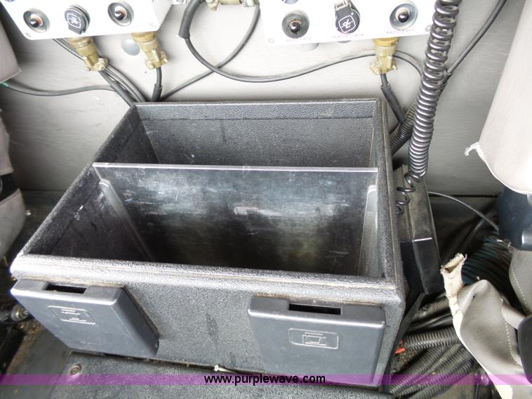 image for item L3721 2006 Freightliner Business Class M2 ambulance