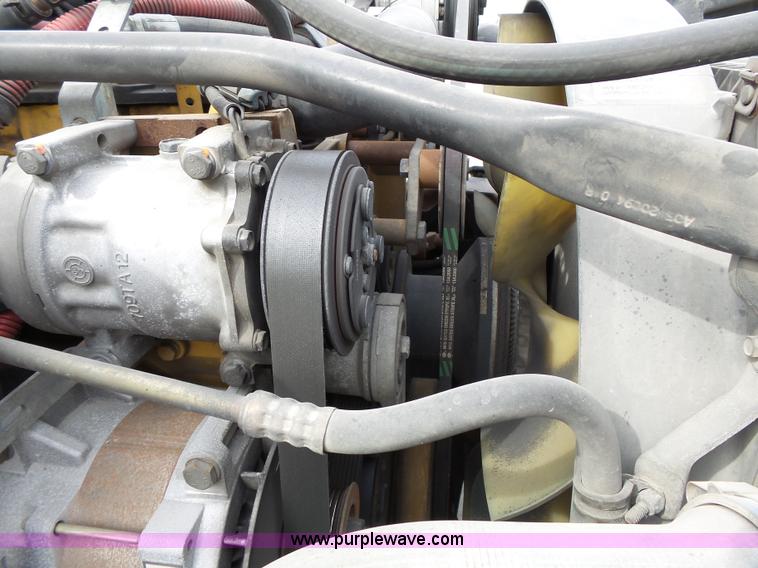 image for item L3721 2006 Freightliner Business Class M2 ambulance