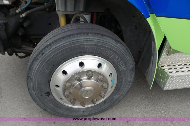 image for item L3721 2006 Freightliner Business Class M2 ambulance