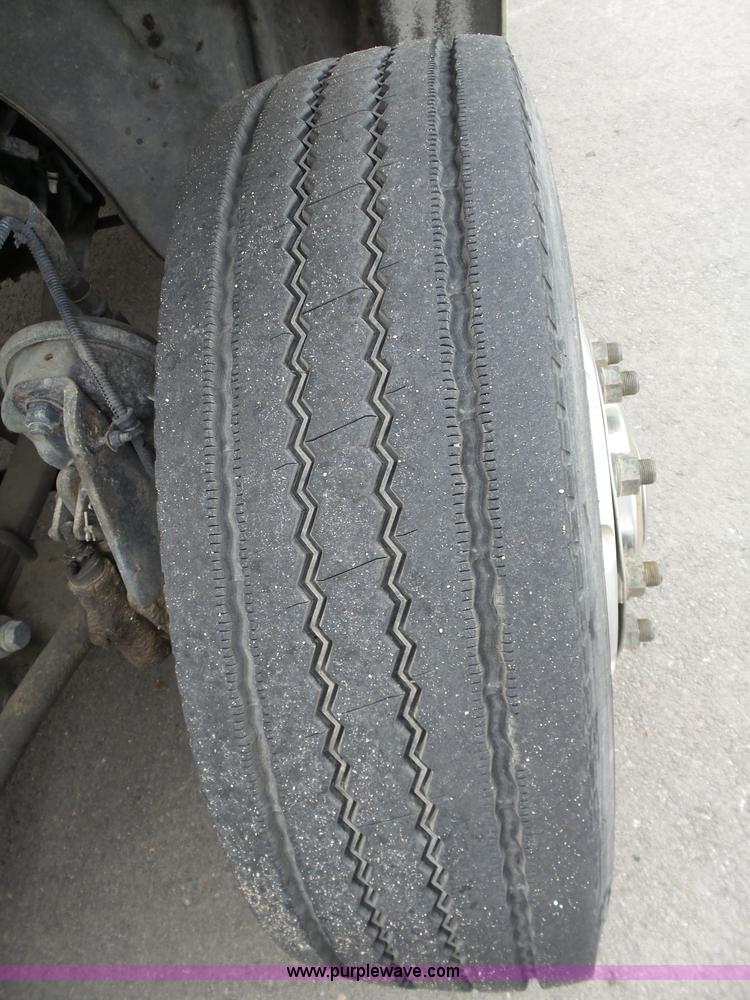 image for item L3721 2006 Freightliner Business Class M2 ambulance