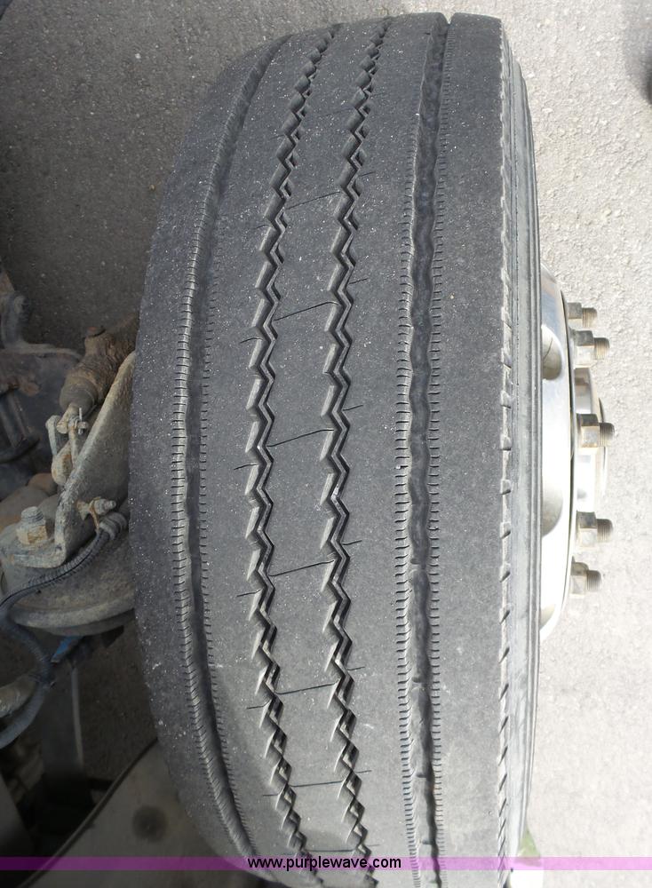 image for item L3721 2006 Freightliner Business Class M2 ambulance