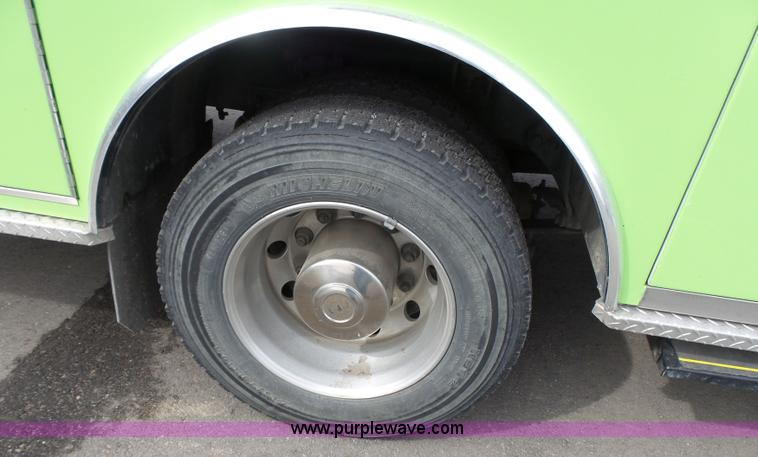 image for item L3721 2006 Freightliner Business Class M2 ambulance