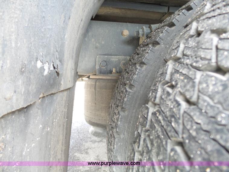 image for item L3721 2006 Freightliner Business Class M2 ambulance