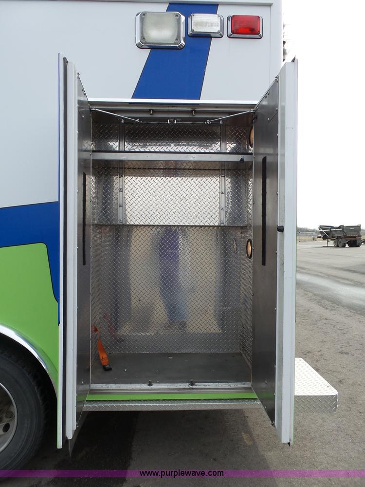 image for item L3721 2006 Freightliner Business Class M2 ambulance