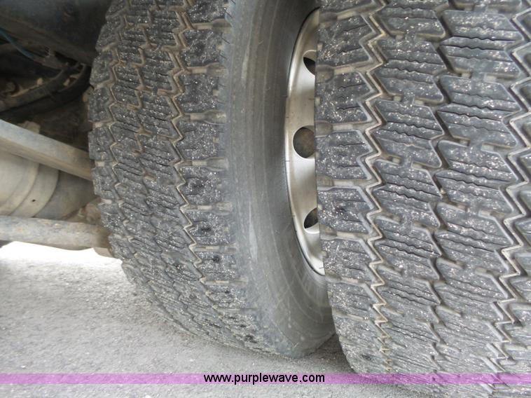 image for item L3721 2006 Freightliner Business Class M2 ambulance