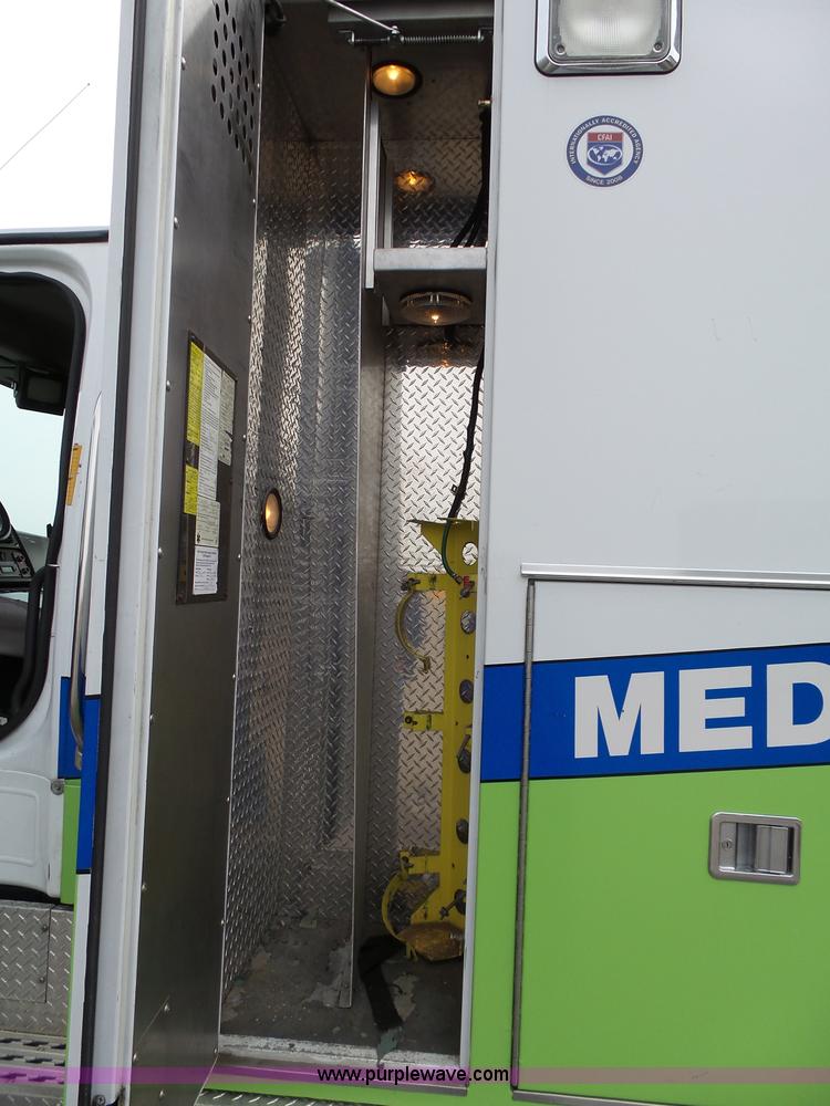 image for item L3721 2006 Freightliner Business Class M2 ambulance